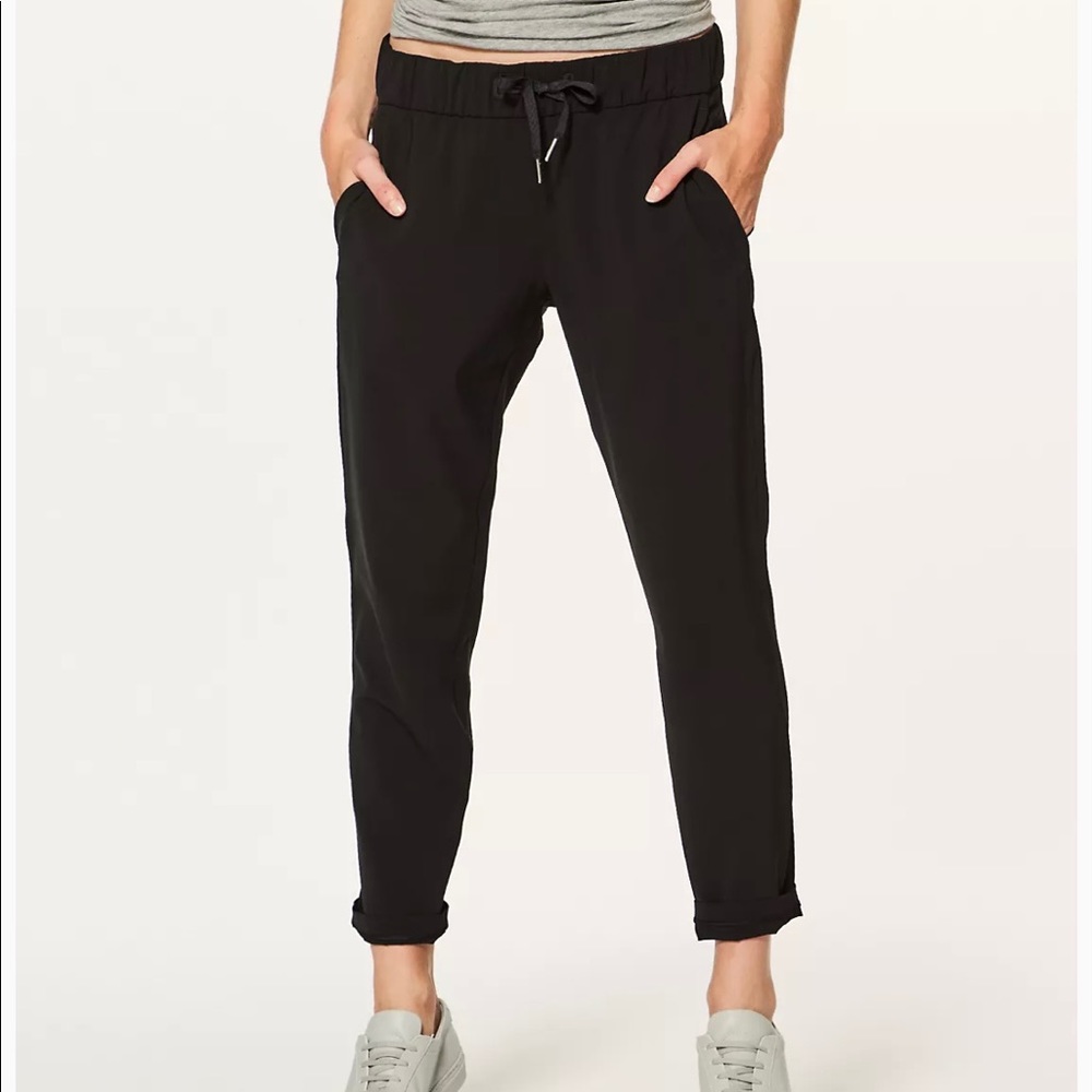 LULULEMON WOVEN ON THE FLY PANT / SIZE 4 / BNWT